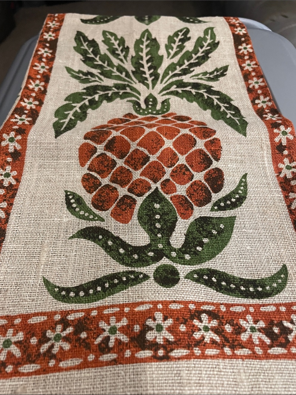 Handprinted Pineapple Linen Runner in Green and Rust
Never used /washed